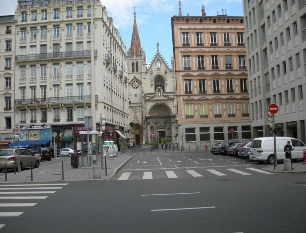 Hotel Ibis Styles Lyon Centre Confluence Exterior foto
