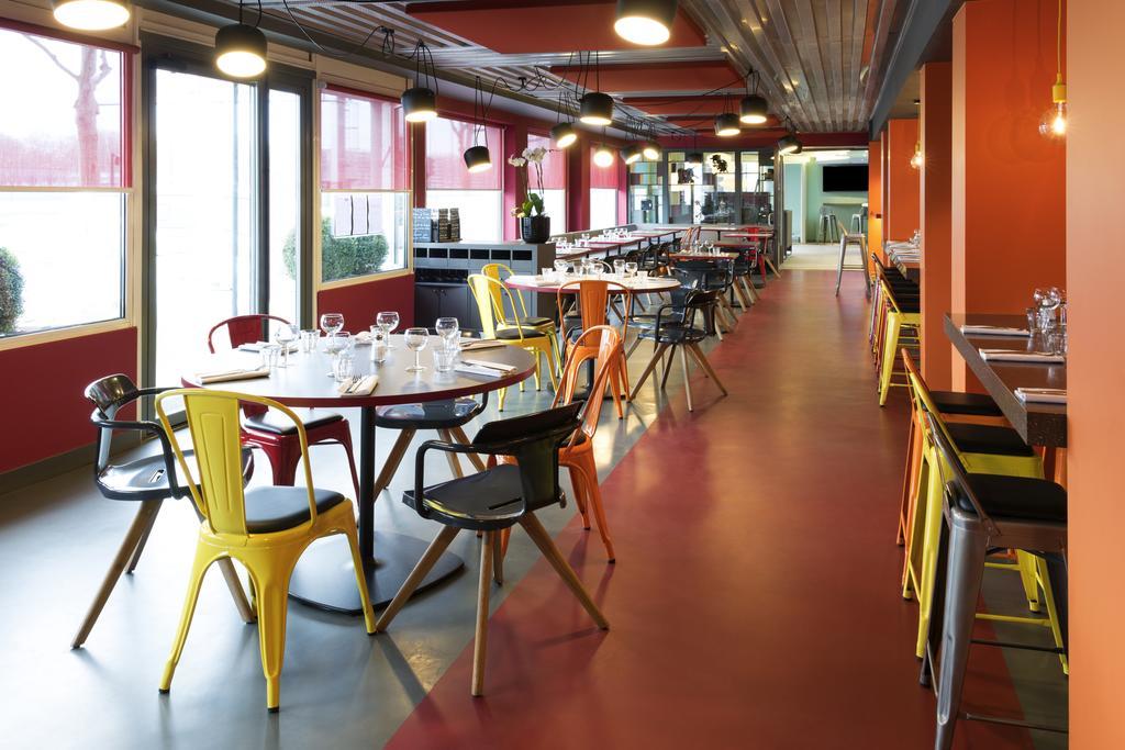 Hotel Ibis Styles Lyon Centre Confluence Exterior foto