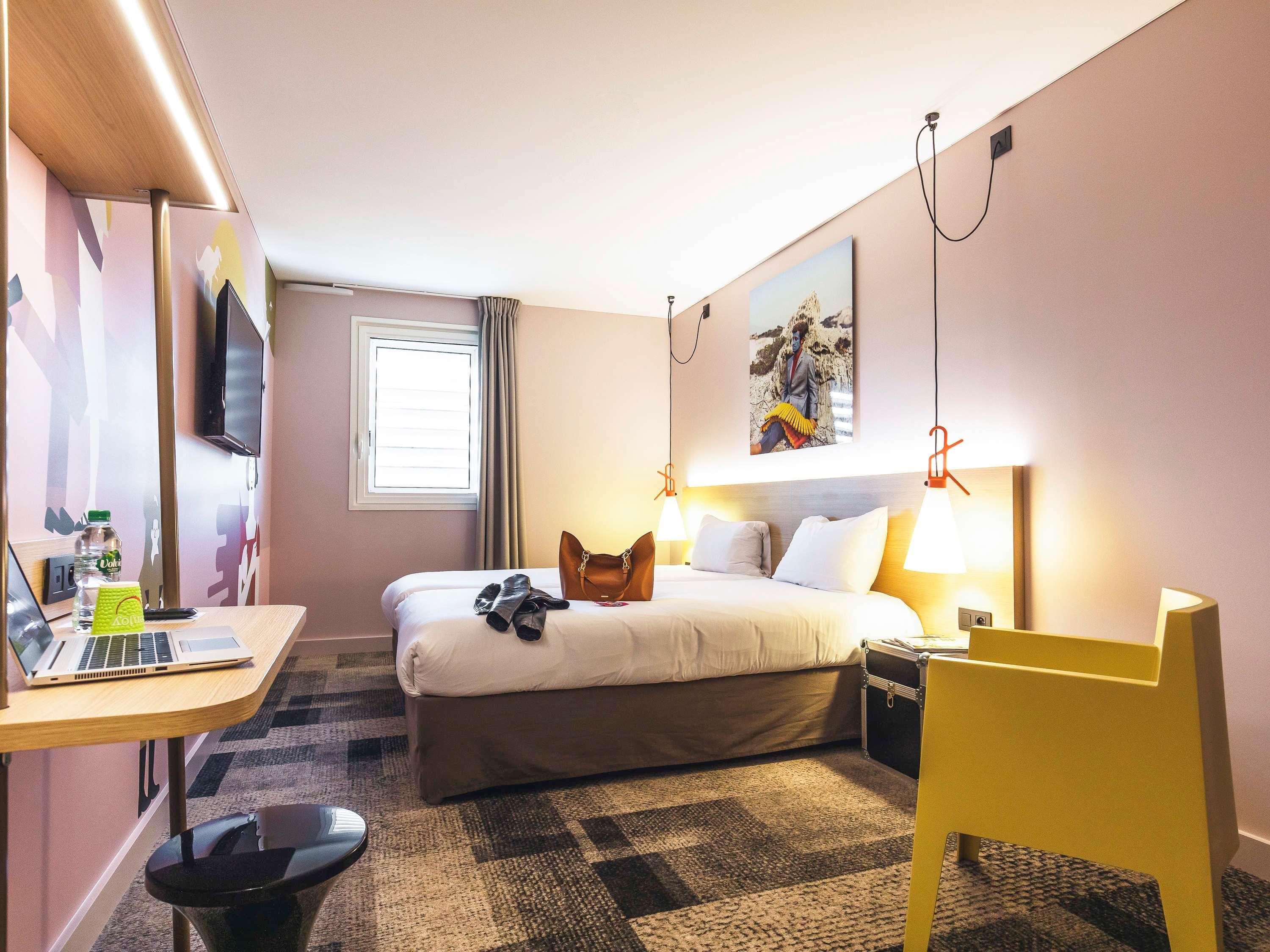 Hotel Ibis Styles Lyon Centre Confluence Exterior foto